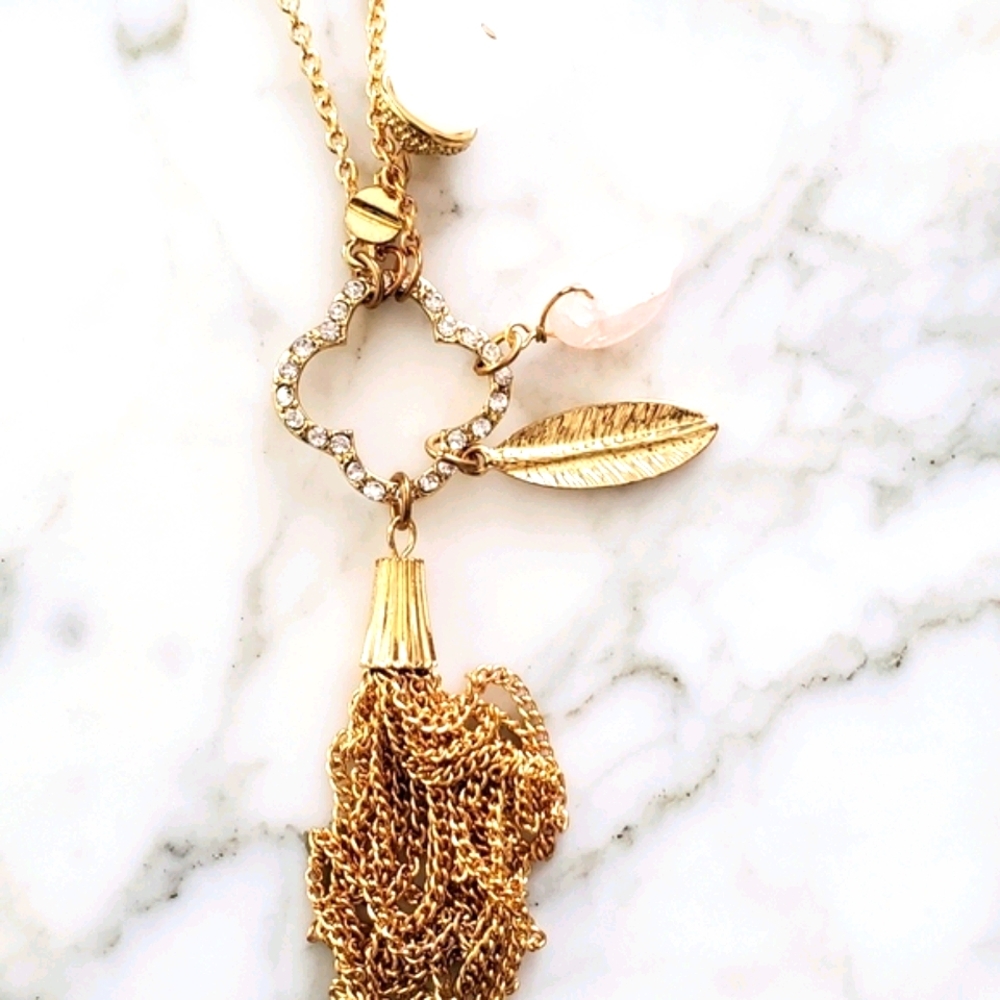 🌼3/$20🌼 Pink Stone, Gold Coloured Necklace